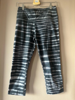 Nike fitness leggings like new with animal print, size S