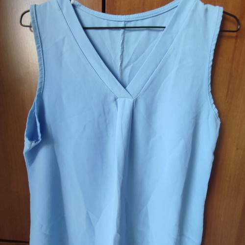Blouse top size S like new, turquoise