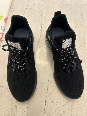Black Athletic Shoes Size 42 Like New