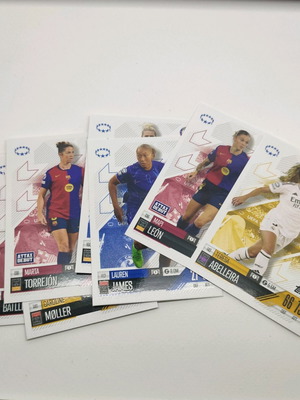 Women's football cards like new, pack of 8 Topps Match ATTAX 24-25