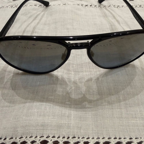 Ray Ban sunglasses black unisex used with minor lens scratches
