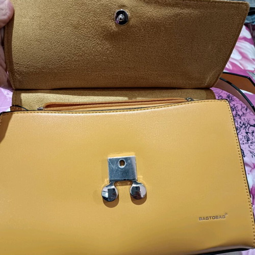 BagtoBag yellow hand bag used with detachable strap