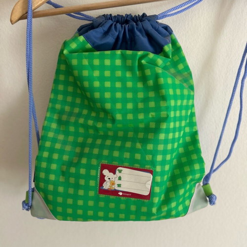 Children's backpack like new, multicolored