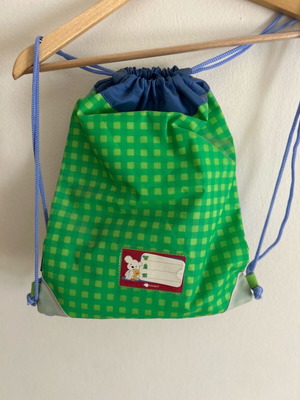 Children's backpack like new, multicolored