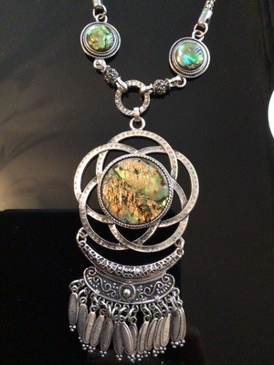 Boho necklace like new, impressive