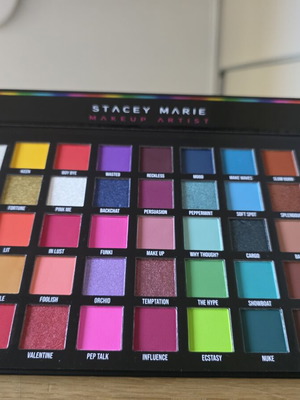 Carnival XL Pro Palette της bPerfect καινούργια με 40 αποχρώσεις σκιών