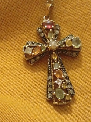 Χρυσός σταυρός 9 καράτια με μαργαριτάρι και πολύτιμα πετράδια σαν καινούργιος