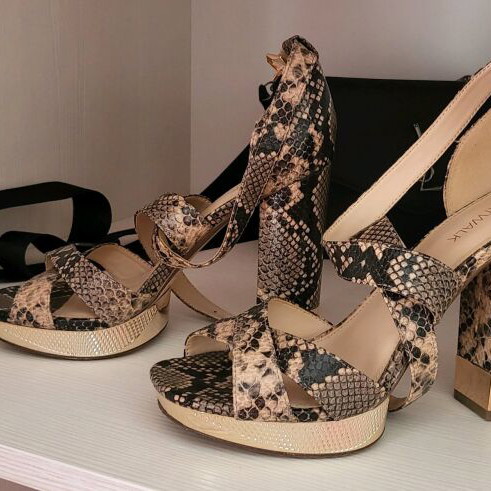 Catwalk brown pumps like new, size 39
