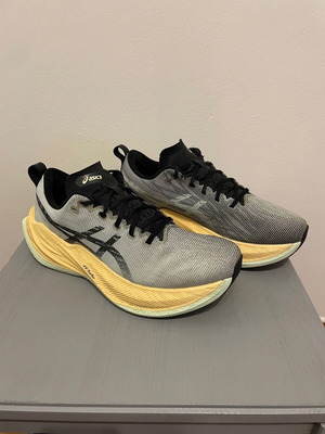 Asics Superblast αθλητικά σαν καινούργια, μέγεθος 44,5, Whisper Green/Black