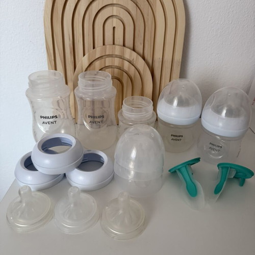 Philips Avent baby bottles with accessories