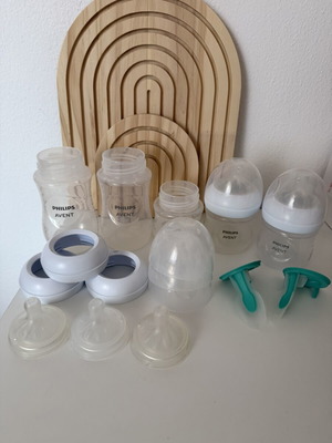 Philips Avent baby bottles with accessories