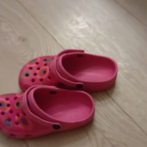 Children's pink slippers size 30
