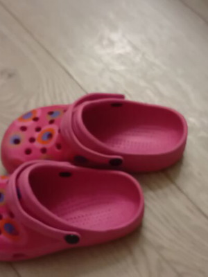 Children's pink slippers size 30