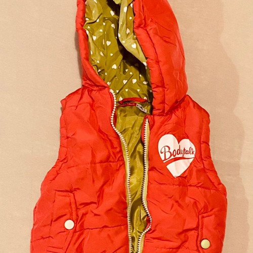 Body talk jacket for 1 year like new with detachable sleeves