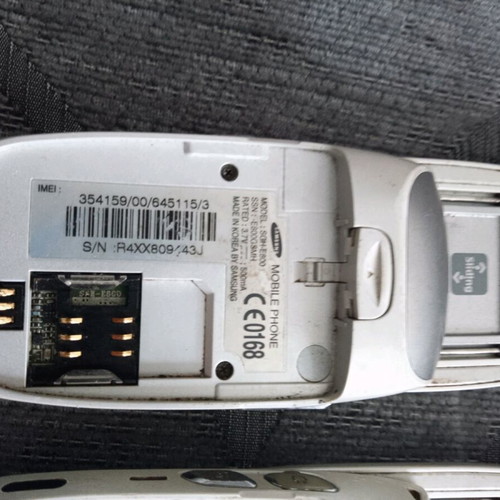 Samsung vintage cell phones used, pack of 3 for repair
