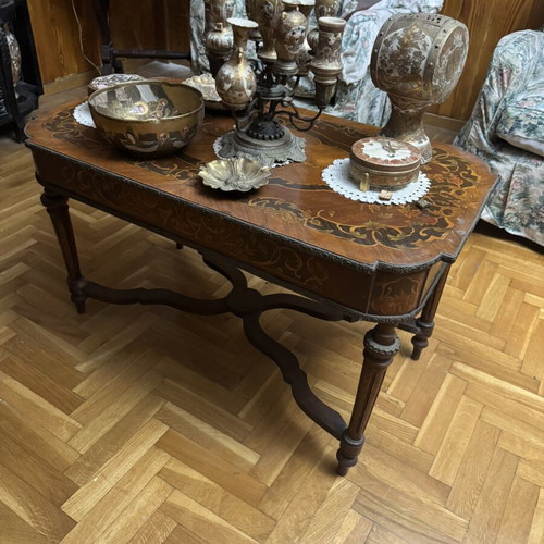Wooden Gueridon table with integrated Satsuma vase and plate