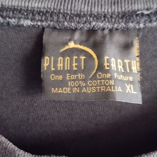T shirt with unisex print like new, size XL, black