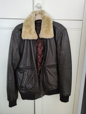 Leather jacket size M like new with detachable fur collar, brown