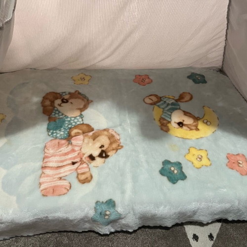 Manterol Spanish baby crib blanket like new