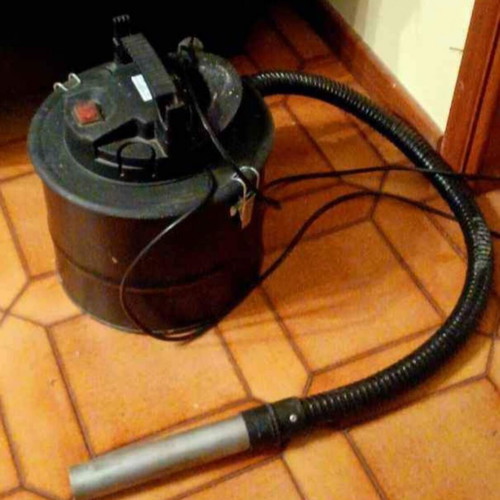 Electric vacuum for pellet stove