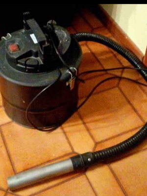 Electric vacuum for pellet stove