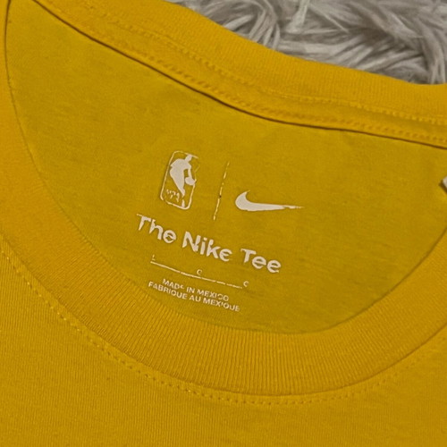 Nike Lakers T-shirt like new, size L