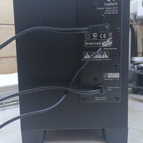 Logitech Z313 2.1 Speaker System like new, 50W, subwoofer and satellites