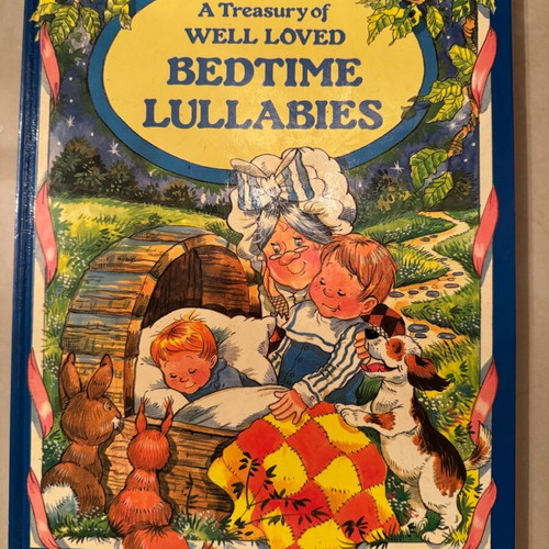 Book A Treasury Well Loved Bedtime Lullabies like new, English