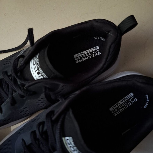 Skechers athletic shoes, size 38, black