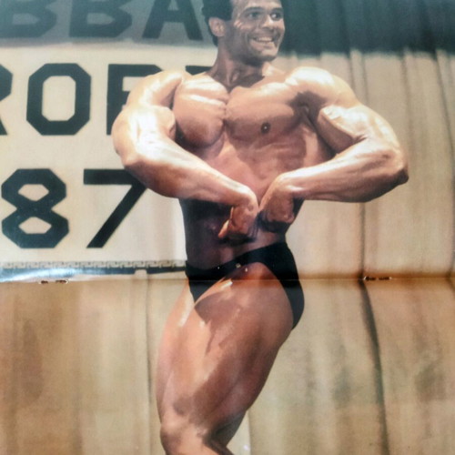 Bodybuilding magazines collectible, like new, pack of 5 issues