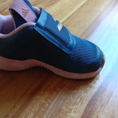 Adidas kids' sports shoes size 21 used