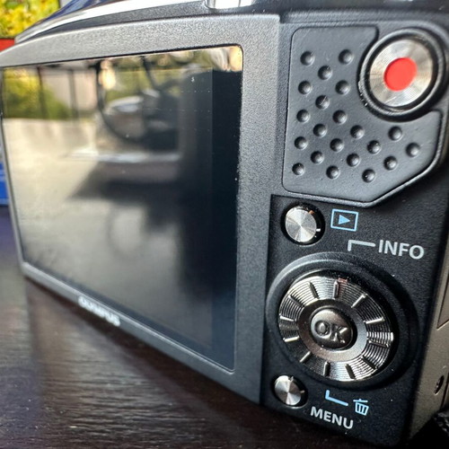 Olympus SZ31 Compact Zoom camera like new, 24x optical zoom