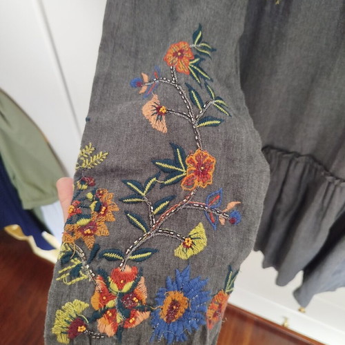 Zara Trafaluc gray dress with embroidery used, size XL