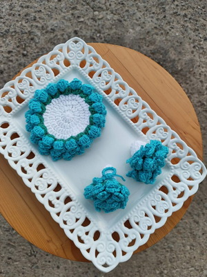 Crochet coasters, decorative flower bouquet style