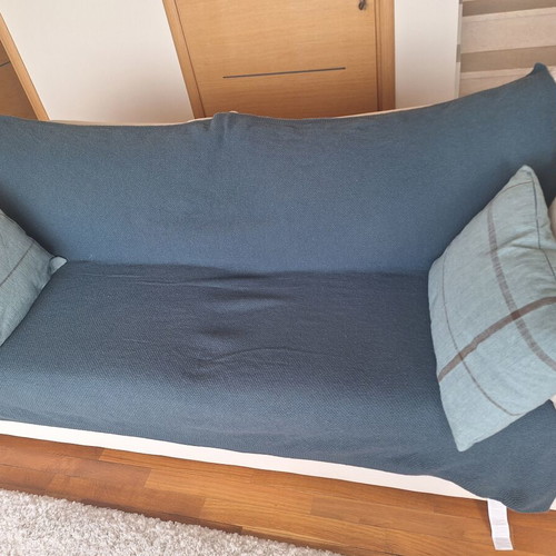 Throw blankets like new, set of 2