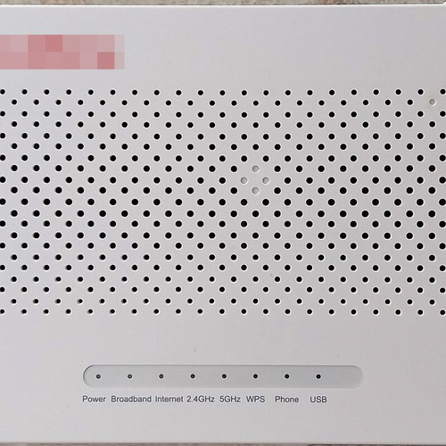 ZTE ZXHN H267A router used with dual band Wi-Fi and VoIP