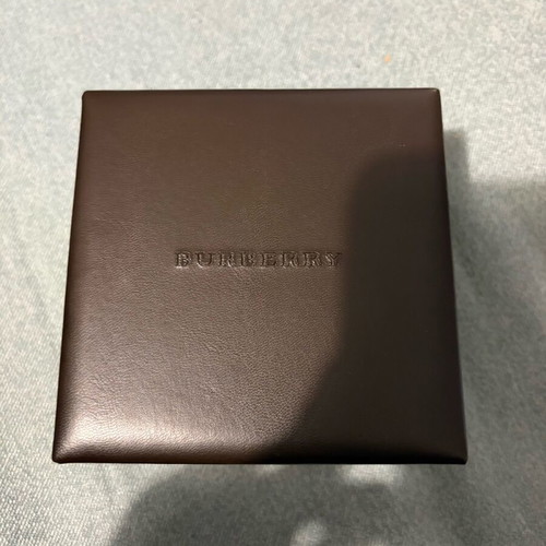 Burberry watch like new, beige and gold