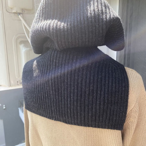 Pinko grey knit hat, one size