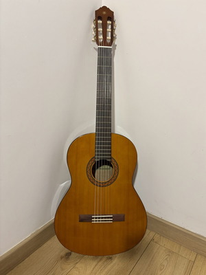 Yamaha C40 classical guitar like new with case