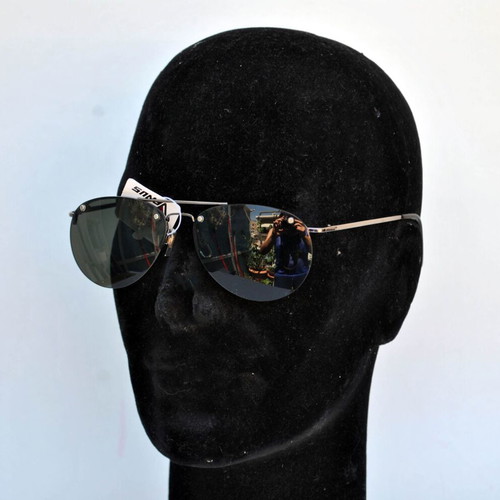 Vintage Italian Venus sunglasses new, metal frame black-silver