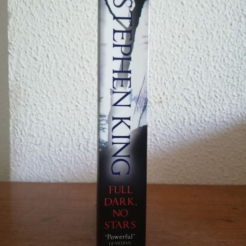 Stephen King paperback books used, Full Dark No Stars and Lisey's Story