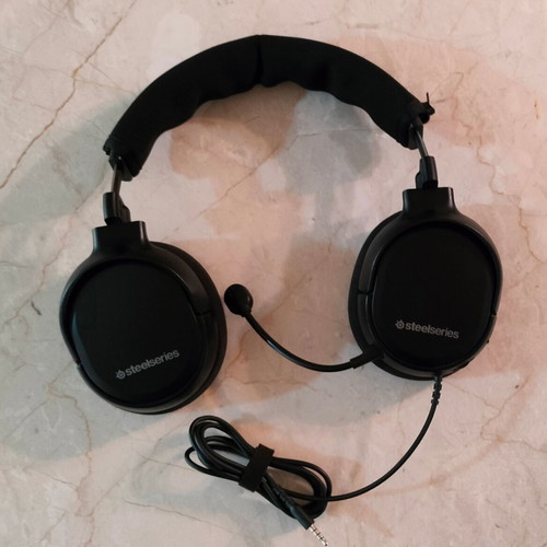 SteelSeries Arctis 1 headset like new
