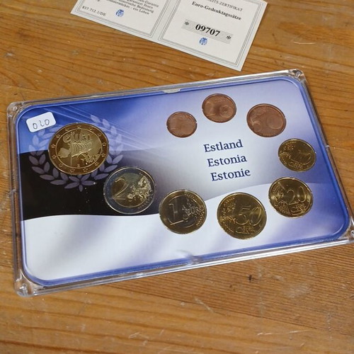 Estonia 2011 Euro Coin Set like new with medal and certificate