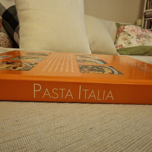 Pasta Italia cookbook like new, authentic Italian pasta recipes