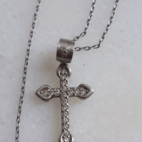 Silver cross used with chain