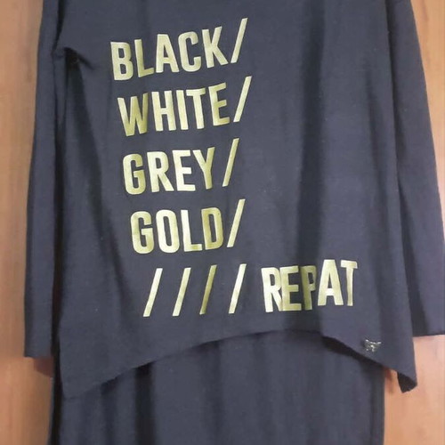 Cento Fashion women's long-sleeve blouse like new, black and grey