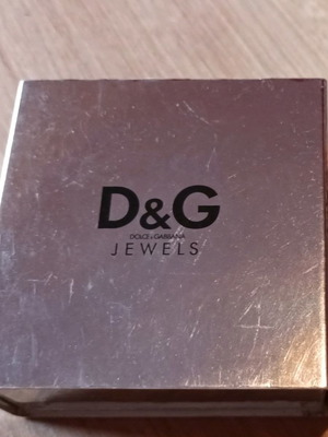 D&G women's bangle watch used