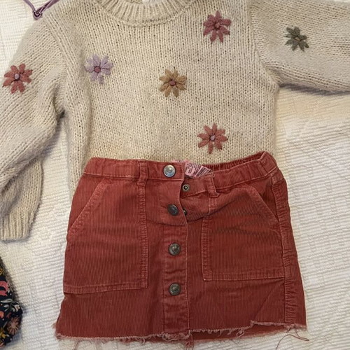 Kids set like new, beige and red