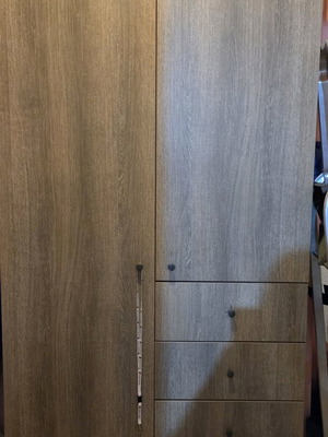 Wardrobe with 4 drawers like new, two doors