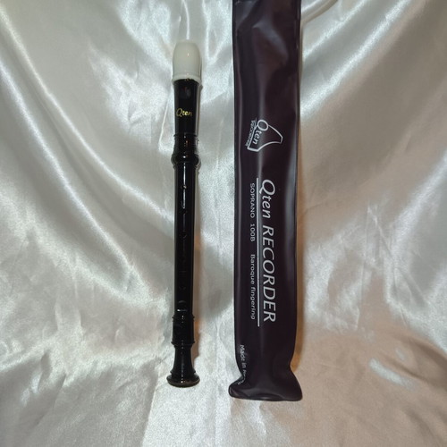 Qten recorder new with carrying case